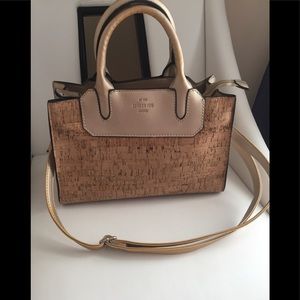 London Fog cork and gold metallic handbag